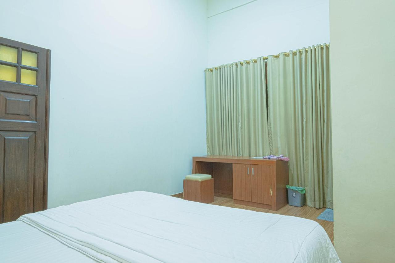 Kartika Syariah Guest House Solo Exterior foto
